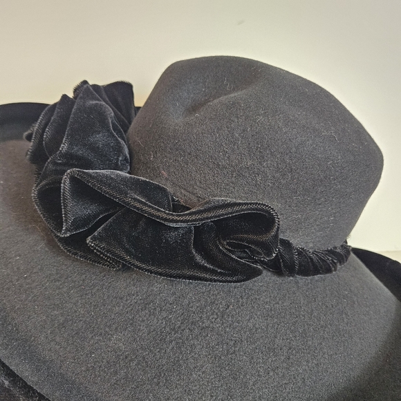 Vintage Saks Fifth Avenue Black Wool Hat Women’s Italy Velvet Band Trim main image 10